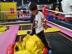 -嘿哟动霸CHUA·新潮玩运动娱乐中心·蹦床滑冰团建乐园