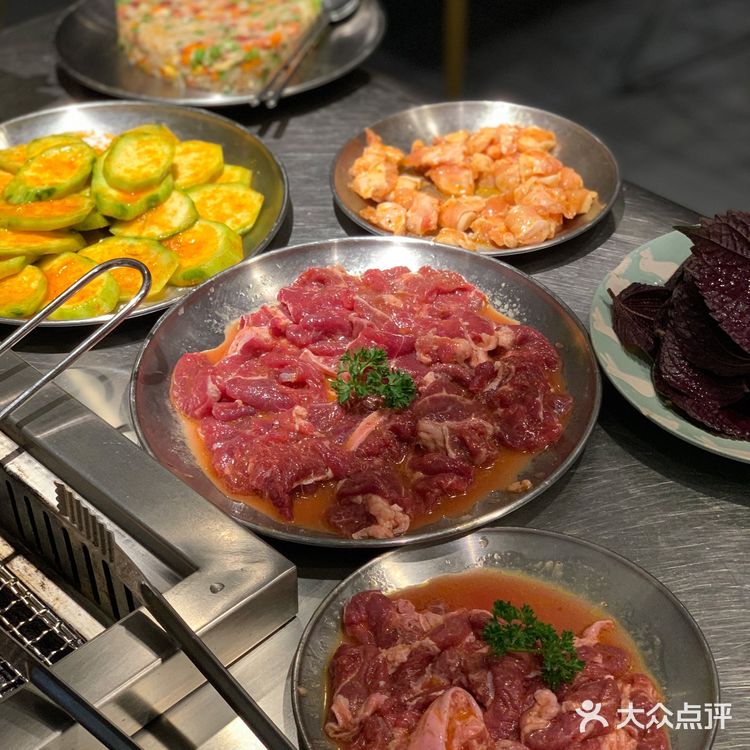 我宣布南宁烤肉天花板必须要有它的名字 排队也要吃🥩