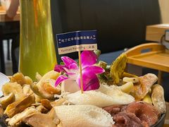 -一朵菌·野生菌探索家火锅(南亚店)
