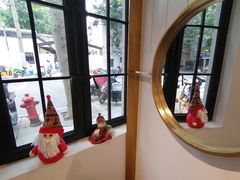 -Fridi Patisserie Cafe