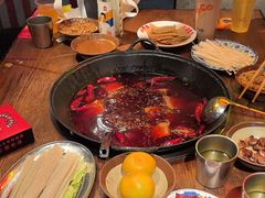 -萍姐火锅·公路夜市(武汉首店)