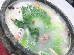 -墨脱石锅椰子鸡•香草鸭•东山羊(大东海店)