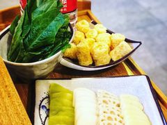 -毛辣果·贵州红酸汤牛肉火锅(西单店)