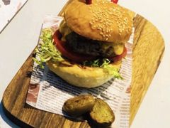 牛魔王厚牛堡-公园北鹿·铃兰餐厅(齐盛湖店)