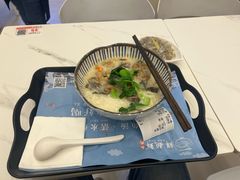 招牌梭边鱼粉-鲜越鲜鱼粉(财富购物中心店)