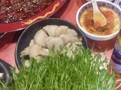 番茄骨汤鸳鸯锅-巴九门老火锅(来福士打望店)