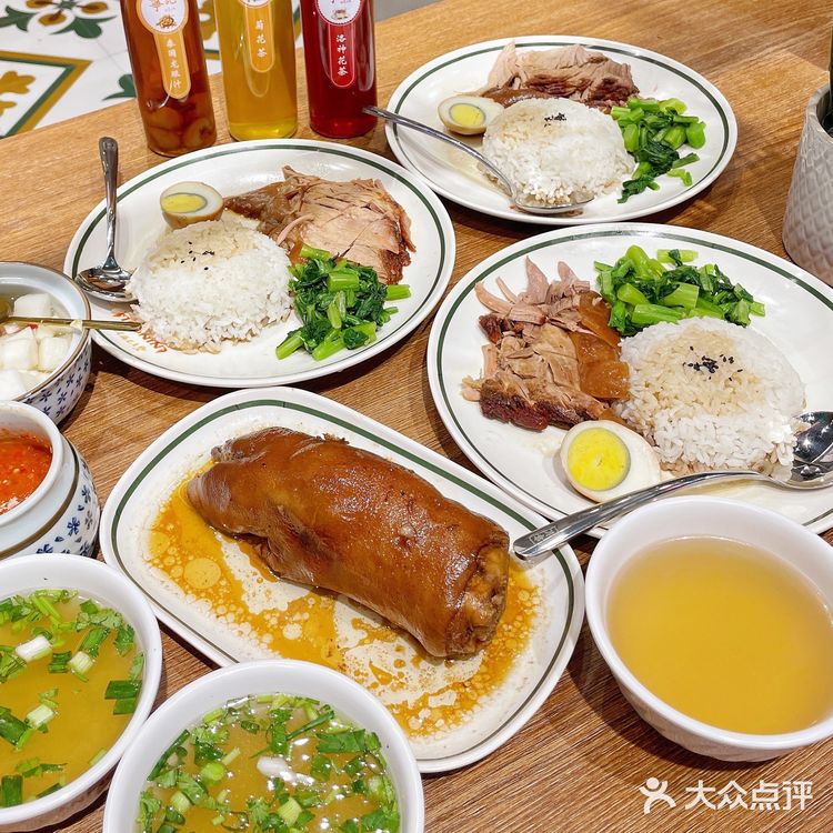 在昆明市中心吃到猪脚饭了！普吉岛的味道！
