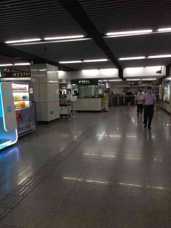 陆家浜路地铁站-"01 陆家浜路站 8号线."-大众点评移动版