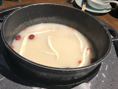 -三人行骨头王火锅(长寿店)