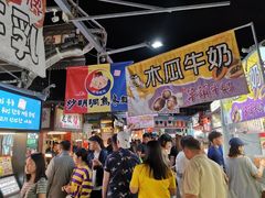 -六合夜市