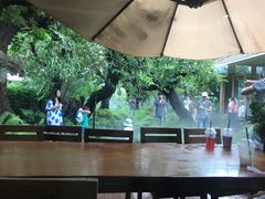 -Chom Cafe and Restaurant