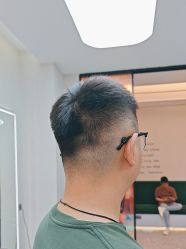 -苏豪美发S A L O N烫发染发