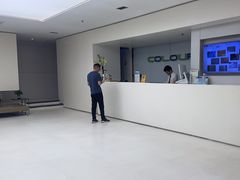 -卡罗酒店(东门晒布地铁站店)