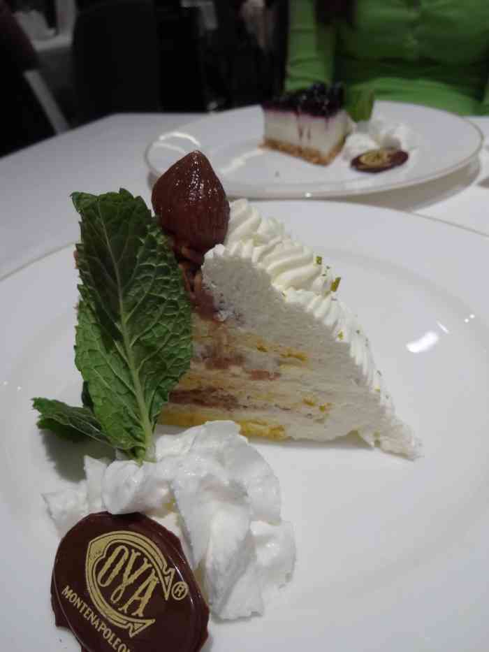 年9月25日打分经常路过这家颜值很高的甜品店,一直以84这家店叫oya