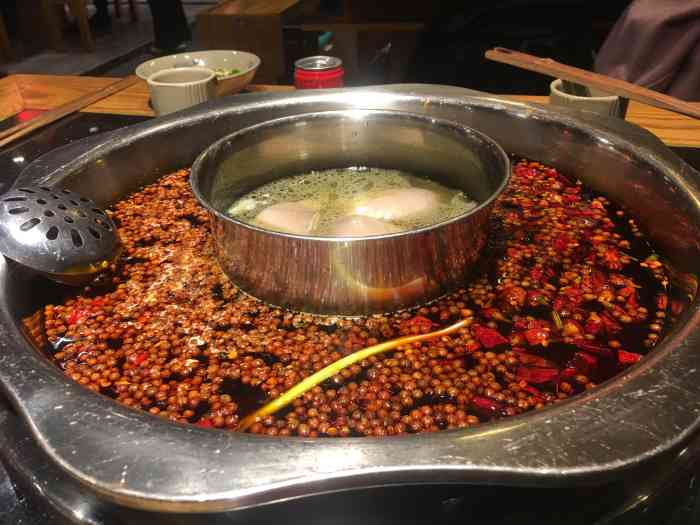 蜀镇老火锅(双楠总店)-"0815位置 7号线武侯大道a口 0815锅底