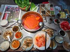 -野山舂·贵州现舂酸汤牛肉(民生路店)