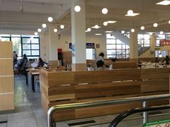 露天位-同济大学本部学苑饮食广场