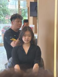 -一東造型烫发染发