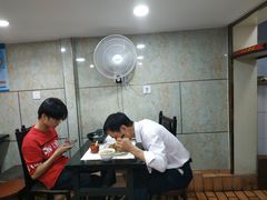 -舒蔡记生煎菜饭(云南中路店)