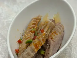 凉**亦