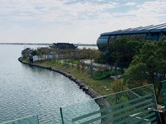 -上海滴水湖皇冠假日酒店