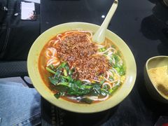 -老师专·玉溪特色小吃