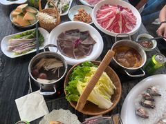 -云中捞高空旋转餐厅(商茂世纪广场店)