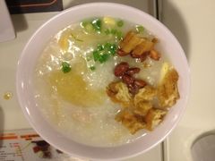 艇仔粥-新大咀港式茶餐厅(宝山万达店)