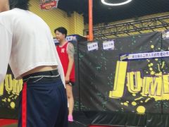 -爱蹦iBOON蹦床运动馆(江汉店)