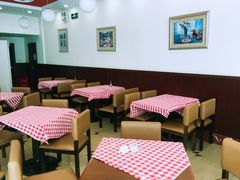 大堂-红宝石·鲜奶小方·海派西点房(南丹店)
