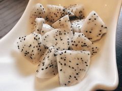 餐前水果-柒號馆天津菜·八珍豆腐·牛窝骨