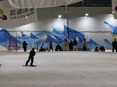 -乔波室内滑雪场