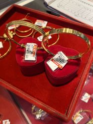 -万宝金楼(威海路店)