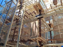 -PIPIKINGDOM皮皮王国欢乐号(欢乐海岸购物中心店)