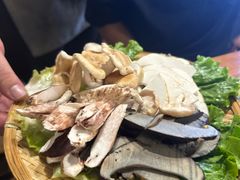 -阿山卓·野生菌火锅·纳西火塘烤肉