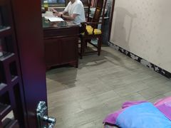 包房-芳草堂中医门诊部(怡芳苑店)