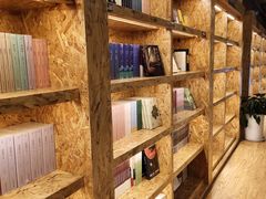 -新华里咖啡书吧(新华书店小寨店)