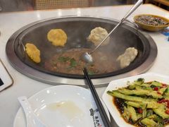 -鲁员外地锅鸡地锅鱼(古墩路店)