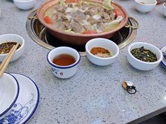 -阿婆情腊排骨火锅(金虹路店)