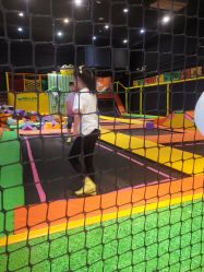 -蹦蹦跳跳(新奥购物中心店)