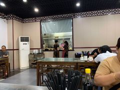 大堂-鸿兴面馆馄饨小笼(稻香店)