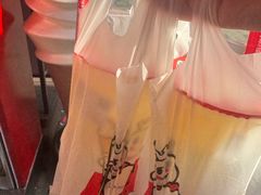 -蜜雪冰城(万达广场外B号门门口外集装箱店)