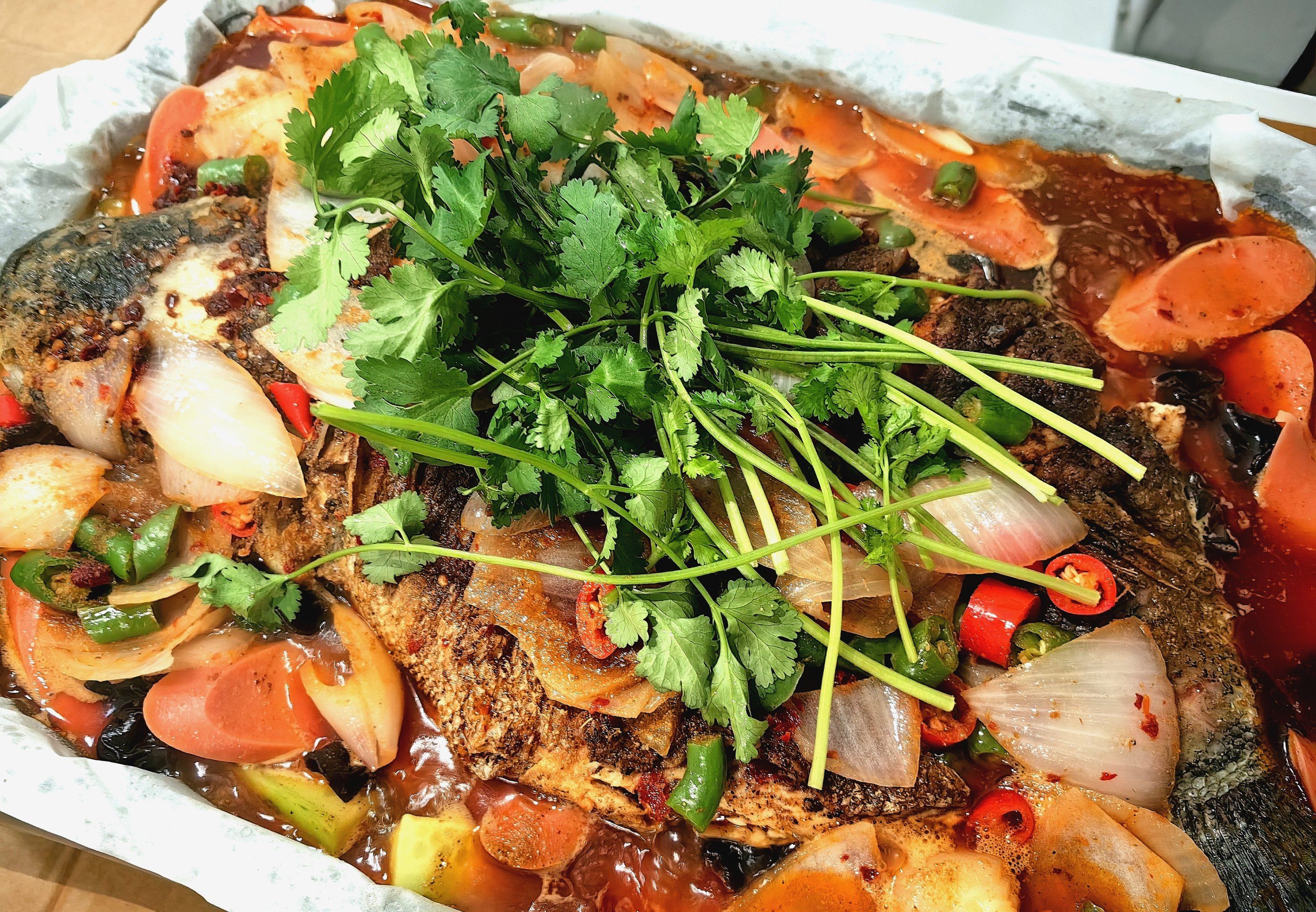 健康好味烤鱼蔬菜