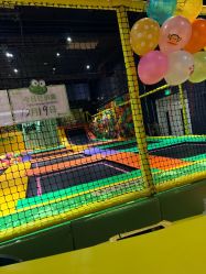 -蹦蹦跳跳(新奥购物中心店)