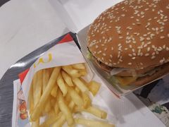 -麦当劳(轻轨曹杨路店)
