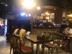 大堂-何师烧烤Pro·30年老品牌·川菜·香辣蟹(太古里旗舰店)