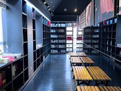 -钟书阁(松江泰晤士小镇店)