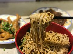-爆炸头阿姨小四川正宗川味小吃(无任何分店)