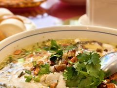 酸菜鱼-宜宾海鲜酒家·三十年老字号