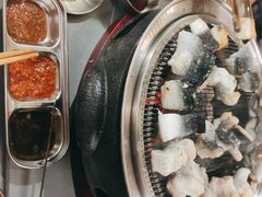 -围炉肉舍•炭烤活鳗•丹东海鲜烤肉(步行街店)